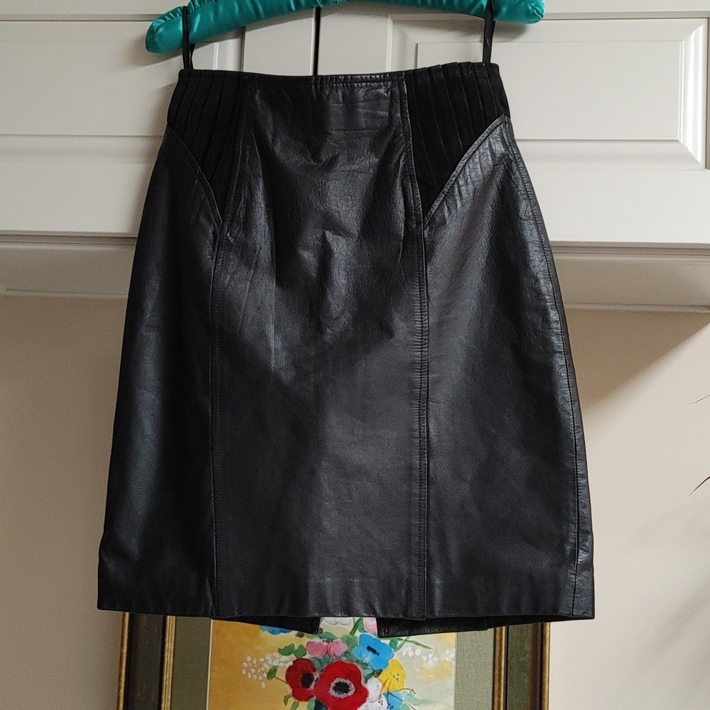 VTG Chia Black Leather & Suede Pencil Skirt Size S